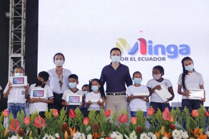 LA ASAMBLEA NACIONAL ENTREGÓ TABLETS A ESTUDIANTES DE ORELLANA