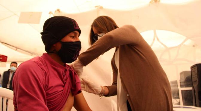 MINISTRA DE SALUD VISITÓ EL CENTRO DE VACUNACIÓN EMPRESARIAL EQUADORIAN QUALITY ROSES