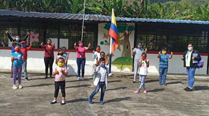 TRES INSTITUCIONES DEL RÉGIMEN COSTA GALÁPAGOS RETORNAN A CLASES EN EL DISTRITO EDUCATIVO 17D03 LA DELICIA DE QUITO