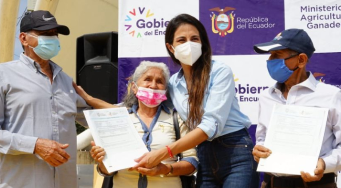 TÍTULOS DE PROPIEDAD DE TIERRAS, CRÉDITOS Y CERTIFICACIONES DE AFC IMPULSA EL MAG AL AGRO DE DAULE