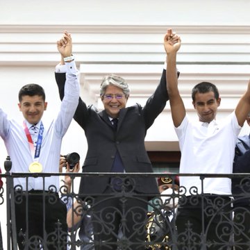 RICHARD CARAPAZ RECIBIÓ HONAJE DEL GOBIERNO NACIONAL