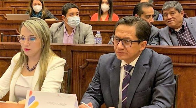 TRAMPA PARA BAJARSE AL DEFENSOR DEL PUEBLO EN DEPARTAMENTO DE MAURO FALCONÍ