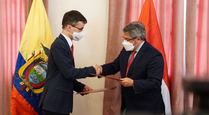 HUNGRÍA CONMEMORA SUS 75 AÑOS DE RELACIONES CON ECUADOR CON LA ENTREGA DE 20.000 VACUNAS CONTRA LA DIFTERIA, TÉTANOS Y TOS FERINA