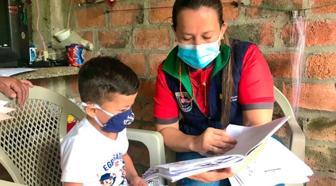 DOCENTE VIAJA MÁS DE DOS HORAS PARA REENCONTRARSE CON SUS 22 ESTUDIANTES