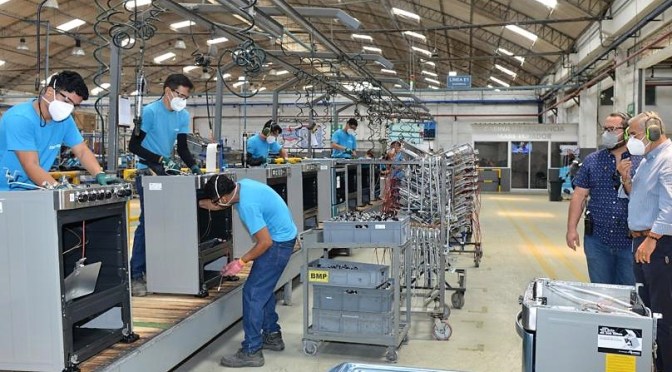 <strong>TECNOLOGÍA Y CAMBIO DE HÁBITOS DOS ASPECTOS IMPORTANTES PARA EL AHORRO DE AGUA EN LOS HOGARES.</strong>