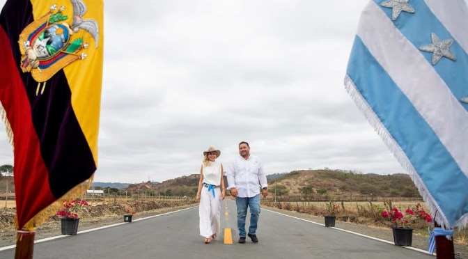 PREFECTA DEL GUAYAS INAUGURÓ LA VÍA EN NOBOL