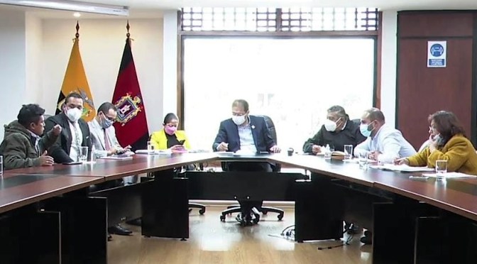 ALCALDE DE QUITO SE REUNIÓ CON LOS COMERCIANTES DE LOS CENTROS COMERCIALES DEL AHORRO