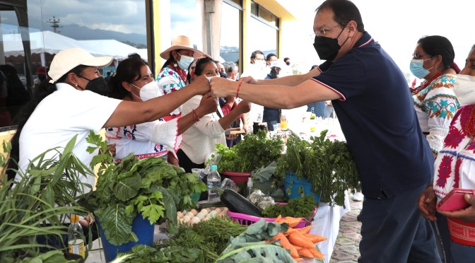 ALCALDE DE QUITO VISITA CALDERÓN Y ENTREGA OBRAS
