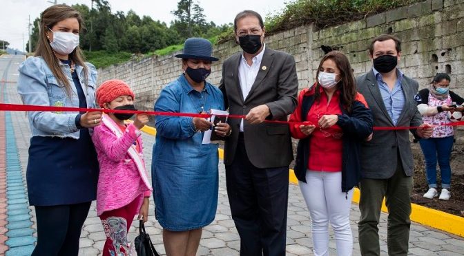 LA HOSPITALARIA RECIBIÓ VÍA ADOQUINADA