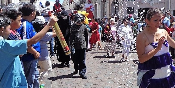 EL CARNAVAL 2022 EN EL CENTRO HISTÓRICO DE QUITO