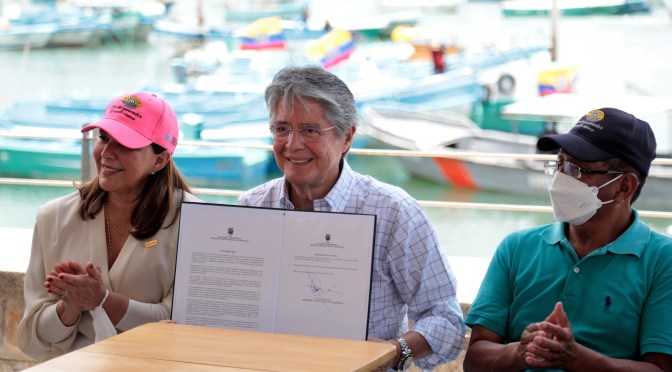 <strong>PRESIDENTE LASSO FIRMÓ EL REGLAMENTO DE LA LEY DE PESCA</strong>