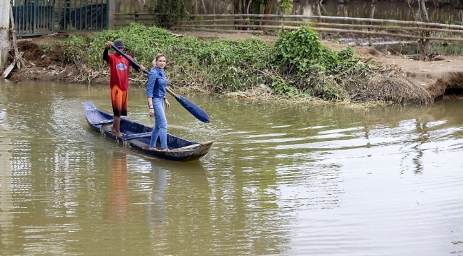 <strong>PREFECTA DEL GUAYAS ATIENDE A LAS FAMILIAS DEL CANTÓN SALITRE AFECTADAS POR LA EMERGENCIA INVERNAL</strong>