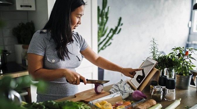 LOS  ACEITES MÁS SALUDABLES PARA COCINAR “NO LE TEMAS A LA GRASA”