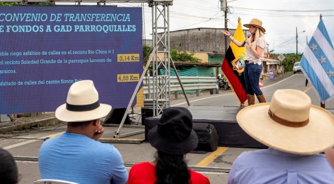 <strong>PREFECTA DEL GUAYAS ENTREGÓ UNA VÍA DE PRIMER ORDEN EN SIMÓN BOLÍVAR</strong>