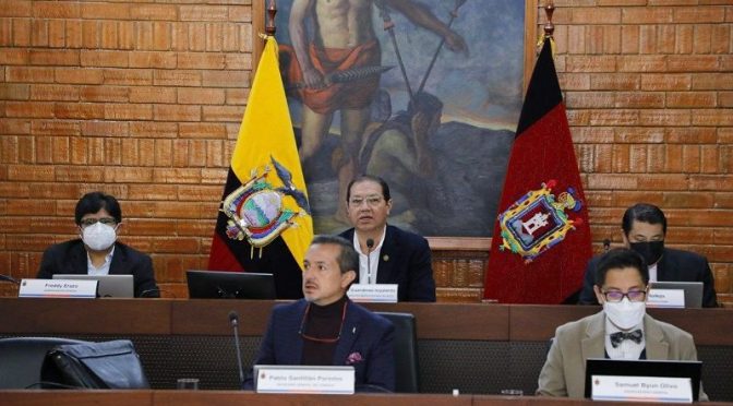 CONCEJO METROPOLITANO DE QUITO AUTORIZÓ MEDIACIÓN PARA RESOLVER PAGOS DEL SERVICIO DE REVISIÓN TÉCNICA VEHICULAR