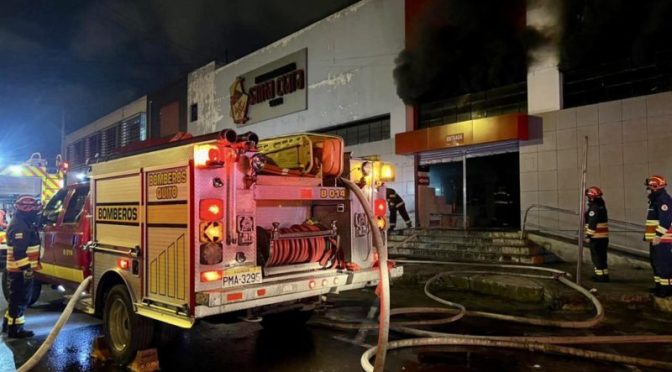 27 LOCALES AFECTADOS POR EL INCENDIO EN MERCADO SANTA CLARA DE QUITO