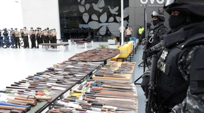 <strong>PROHIBIDO EL USO DE ARMAS BLANCAS EN ESPACIOS PÚBLICOS EN QUITO</strong>