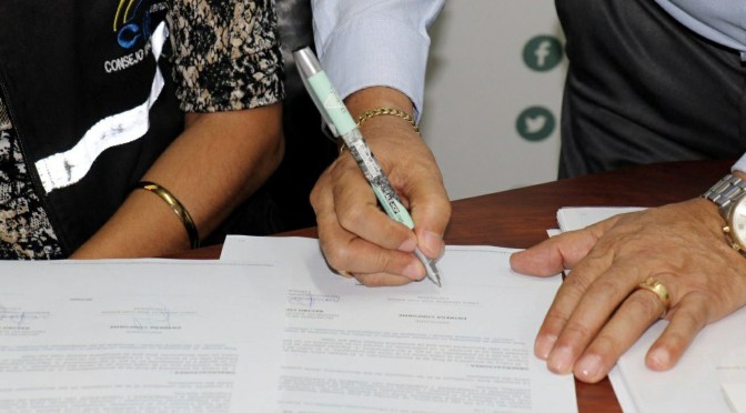 <strong>CIUDADANÍA Y ORGANIZACIONES SOCIALES PODRÁN INTERPONER DENUNCIAS A POSTULACIONES AL CPCCS DESDE EL 19 HASTA EL 22 DE JUNIO DE 2022</strong>