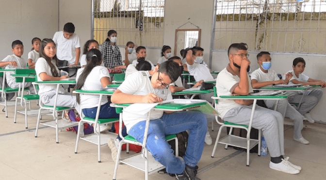 ENTREGAN OBRAS POR MÁS DE 95 MIL DÓLARES EN LA UNIDAD EDUCATIVA PEDRO VICENTE MALDONADO