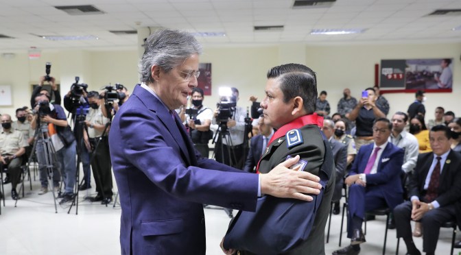 EL SGOS. RAÚL WONG RECIBIÓ LA CONDECORACIÓN POR SU LABOR EN PRO DE LA SEGURIDAD CIUDADANA