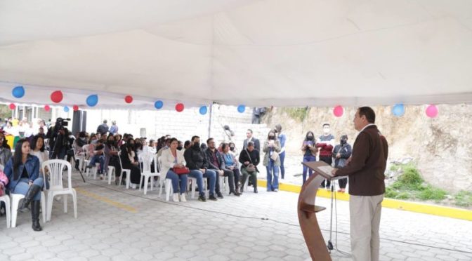 ALCALDE DE QUITO INAUGURÓ ADOQUINADO EN LA CALLE E12F DE LA ZONA ELOY ALFARO