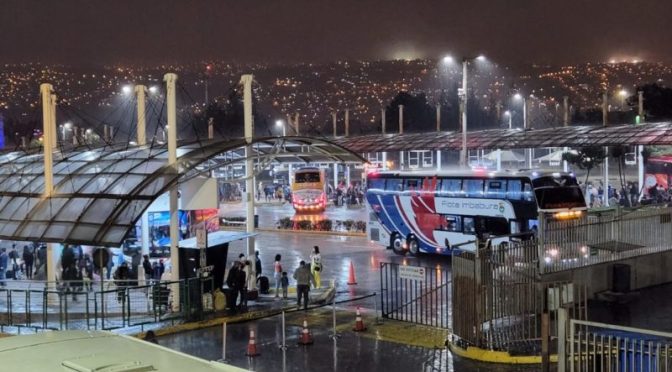 27. 650 PERSONAS VIAJARON EN EL PRIMER DÍA DE FERIADO DESDE LAS TERMINALES TERRESTRES