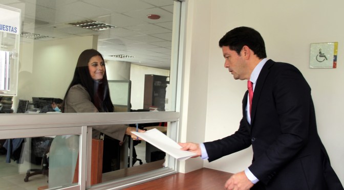 <strong>GOBIERNO PRESENTÓ DOS PREGUNTAS REFORMADAS PARA EL REFERENDO SOBRE LAS ATRIBUCIONES DEL CONSEJO DE PARTICIPACIÓN CIUDADANA Y CONTROL SOCIAL</strong><strong></strong>