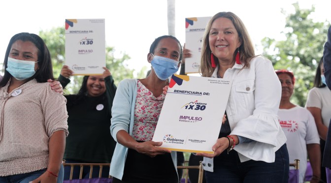 <strong>MUJERES EMPRENDEDORAS RECIBIERON EL CRÉDITO 1X30 DEL GOBIERNO DEL PRESIDENTE LASSO</strong>