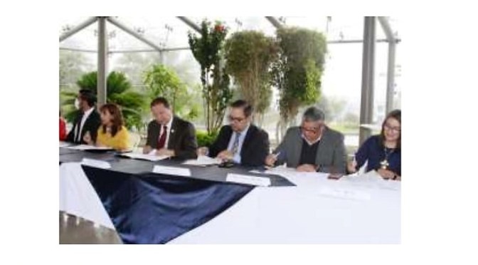 <strong>JUDICATURA DE PICHINCHA FIRMÓ CONVENIO PARA CAPACITAR A AGENTES METROPOLITANOS, TRÁNSITO Y BOMBEROS EN TEMAS DE VIOLENCIA DE GÉNERO E INTRAFAMILIAR</strong><strong></strong>