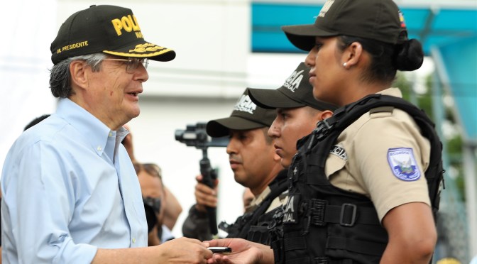 EL GOBIERNO NACIONAL FORTALECE LA SEGURIDAD EN LA ZONA 8 CON LA ENTREGA DE VEHÍCULOS Y LA INCORPORACIÓN DE POLICÍAS