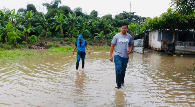 MIES ACTIVÓ LOS EQUIPOS TÉCNICOS PARA ATENDER A LOS AFECTADAS POR LAS INUNDACIONES Y DESLIZAMIENTOS EN CHONE