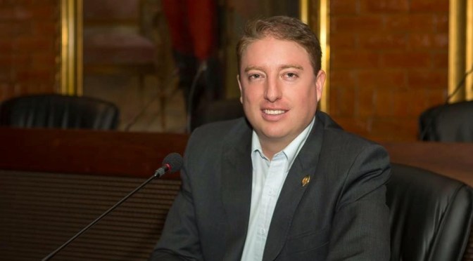 EDUARDO DEL POZO ES EL NUEVO GERENTE DE LA EEQ