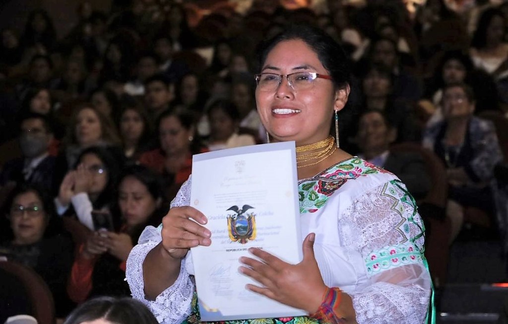 La imagen tiene un atributo ALT vacío; su nombre de archivo es entrega-de-credenciales-4.jpg