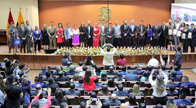CNE ENTREGÓ CREDENCIALES A LAS AUTORIDADES ELECTAS DE AZUAY
