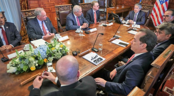 ECUADOR Y ESTADOS UNIDOS POR LA DEMOCRACIA, SEGURIDAD Y EL DESARROLLO