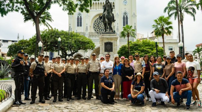 50 AGENTES DE LA POLICÍA TURÍSTICA SE CAPACITARON EN GUAYAQUIL