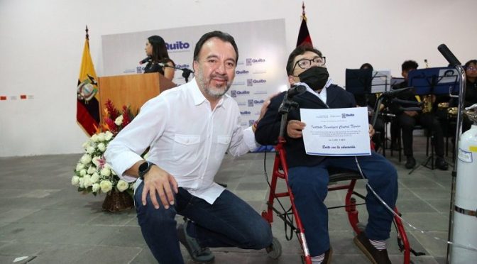 AYUDA ECONÓMICA A 194 ESTUDIANTES DE TERCER NIVEL ENTREGÓ EL MUNICIPIO DE QUITO