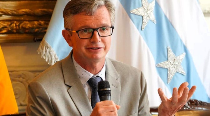 GOBIERNO PREPARA PLAN PARA FORTALECER LA ECONOMÍA DEL PAÍS