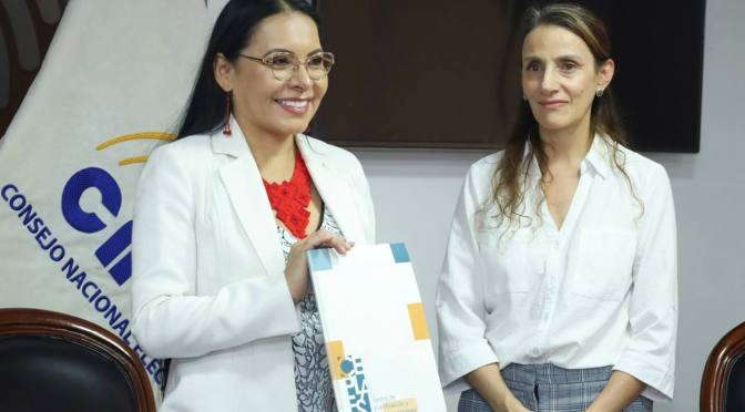 CNE RECIBIÓ PROPUESTA PARA LA PREVENCIÓN DE LA VIOLENCIA POLÍTICA DE GÉNERO EN LAS ORGANIZACIONES POLÍTICAS