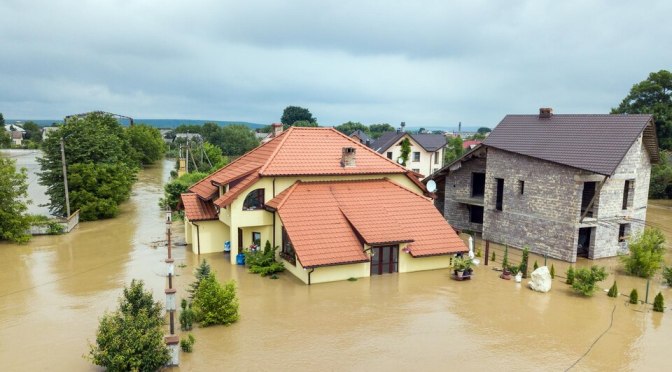 LLUVIAS Y HUMEDAD AMENAZAN CON EL FENOMENO DEL NIÑO