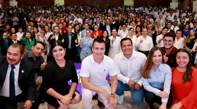 NUEVAS BECAS FORTALECERÁ LA EDUCACIÓN SUPERIOR DICE EL PRESIDENTE NOBOA