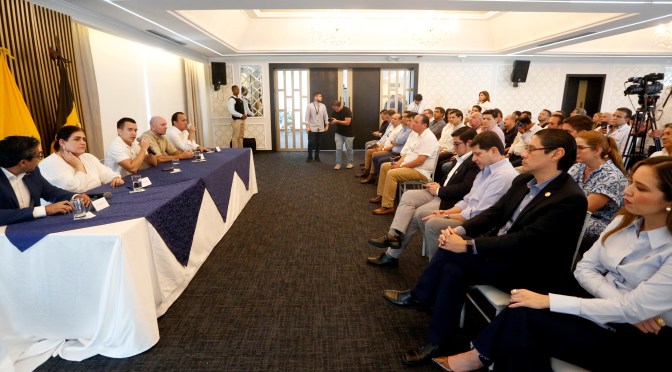 EMPRESARIOS DE EL ORO SE REUNIERON CON EL PRESIDENTE NOBOA