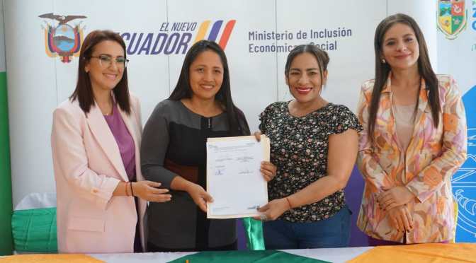 LA MINISTRA ZAIDA ROVIRA FIRMÓ CONVENIOS DE COOPERACIÓN CON LOS ALCALDES DE LOS NUEVE CANTONES DE ZAMORA CHINCHIPE