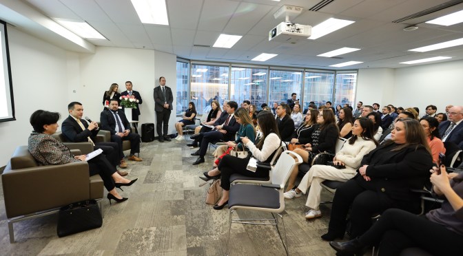 PRESIDENTE NOBOA SE REUNIÓ CON MIGRANTES EN CANADÁ