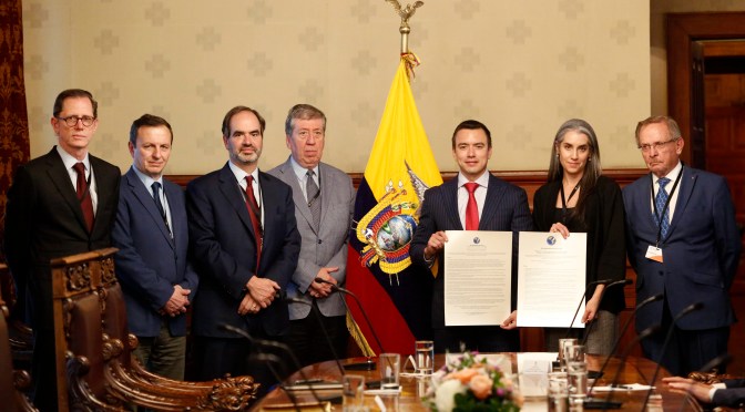 EL PRESIDENTE NOBOA RATIFICÓ SU COMPROMISO POR DEFENDER LA LIBERTAD DE PRENSA Y EXPRESIÓN ANTE LA SIP