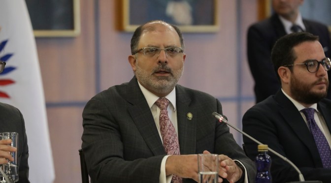 TODAS LAS BANCADAS ESTAMOS COMPROMETIDAS CON LA APROBACIÓN DE LAS LEYES DICE HENRY KRONFLE