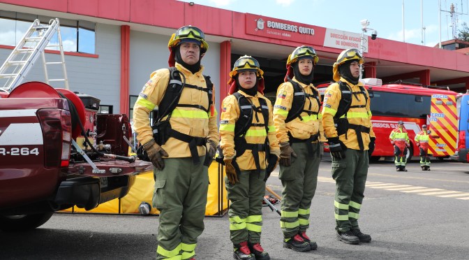 CUERPO DE BOMBEROS DE QUITO RECIBIÓ EQUIPAMIENTO POR USD 6 MILLONES