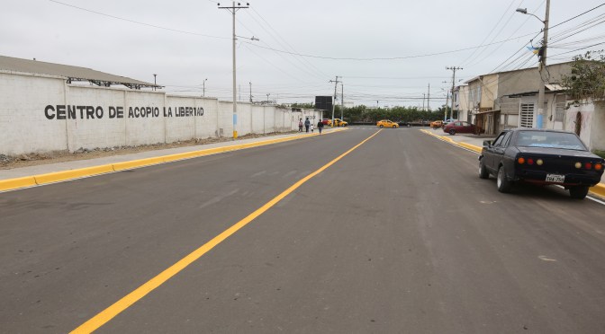 PRESIDENTE DANIEL NOBOA ENTREGÓ OBRA VIAL Y DE ALCANTARILLADO EN LA PROVINCIA DE SANTA ELENA