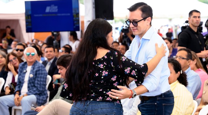 10,7 MILLONES DE DÓLARES PARA LA PROVINCIA DE SANTA ELENA ENTREGA EL PRESIDENTE NOBOA