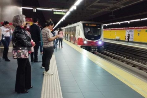 EL METRO DE QUITO AJUSTA SU HORARIO DURANTE EL TOQUE DE QUEDA